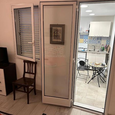 Deni'S Apartments Per 2 Con Veranda Balcone 锡拉库扎 外观 照片